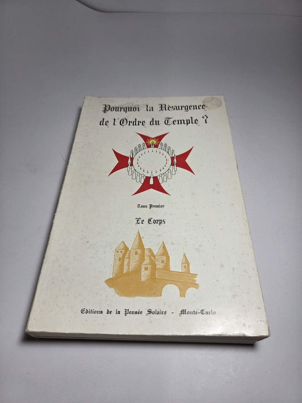 White and Gold Home Games Book - Le Corps